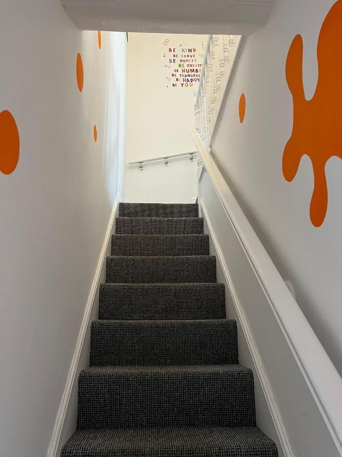 Вилла Nickelodeon House Great For Kids Блэкпул Экстерьер фото
